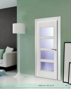 Puerta lacada Diseño Grupo A en block 4V BL Modelo 100