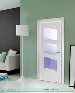 Puerta lacada Diseño Grupo A en block 3V BL Modelo 140 IT