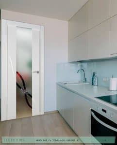 Puerta lacada Diseño Grupo C en block vidrio templado 8mm BL Modelo 843 1V