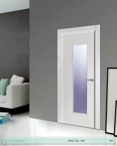 Puerta lacada Diseño Grupo A en block 1V BL Modelo 240 SP