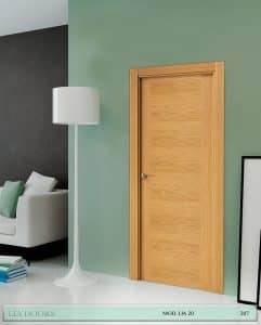 Puerta barniz Roble o Haya Vaporizada Fajeada en H en block Ciega BL Modelo 20