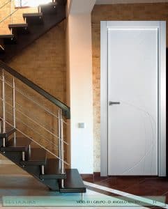 Puerta lacada Diseño Grupo D en block Ciega BL Modelo 811