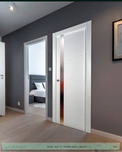 Puerta lacada Diseño Grupo C en block vidrio templado 8mm BL Modelo 824 1V