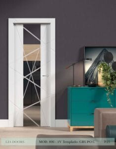 Puerta lacada Diseño Grupo C en block vidrio templado 8mm BL Modelo 896 1V