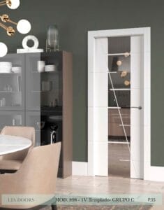Puerta lacada Diseño Grupo C en block vidrio templado 8mm BL Modelo 898 1V