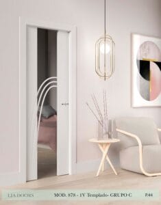 Puerta lacada Diseño Grupo C en block vidrio templado 8mm BL Modelo 878 1V