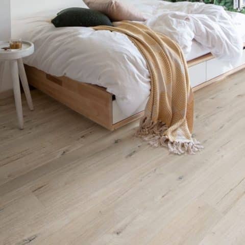 suelo vinílico spc click quick step alpha vinyl bloom roble blanco algodón 02 (1)