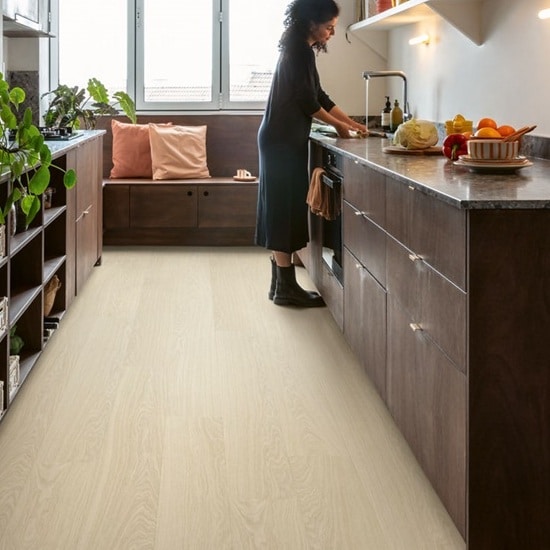 suelo vinílico spc click quick step alpha vinyl bloom roble puro polar 02 (2)