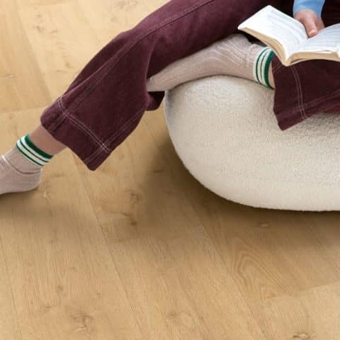 suelo vinílico spc click roble elegante natural quick step alpha vinyl bloom 02 (1)
