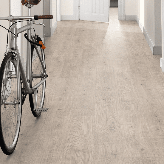 suelo laminado ac5 egger natureSense classic roble berdal gris el1037 02 (1)