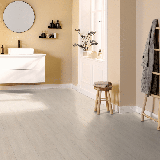 suelo laminado ac5 egger naturesense aqua large + roble casella blanco el2150 02 (1)